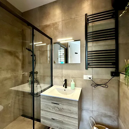 招待所 Modern Free Parking