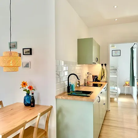 Modern Free Parking 招待所 4*