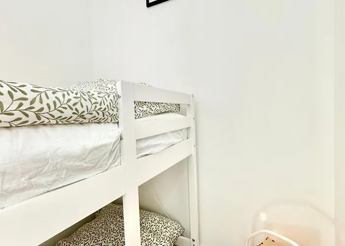 Modern Free Parking 4* 赞德沃特