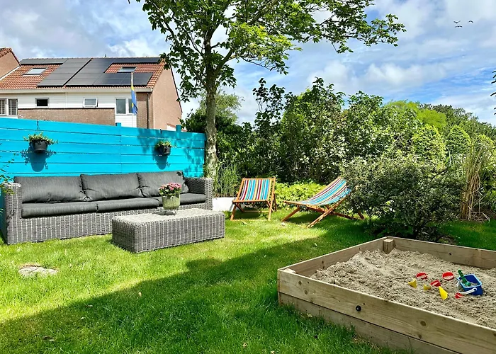 Modern Free Parking 4*