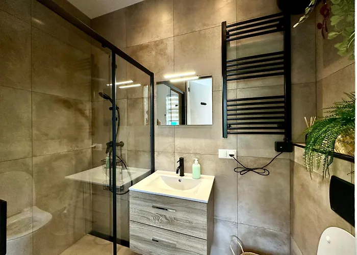 招待所 Modern Free Parking