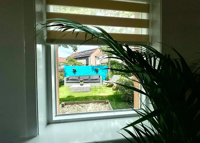 Modern Free Parking 招待所